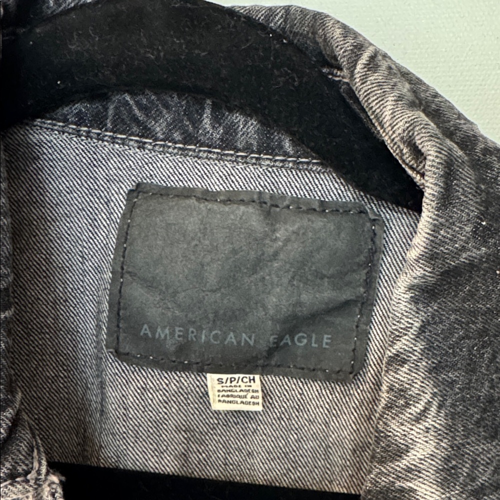 American Eagle Outfitters Faded Black Denim Jacket - Picture 3 of 4